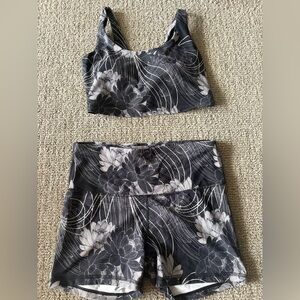 JoyLab Monochrome Floral Activewear Set